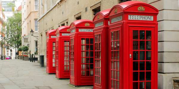 Telefonzellen London Defibrillatoren