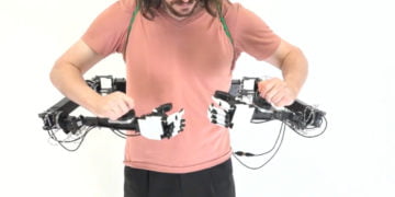 braccia robotiche co-limbs
