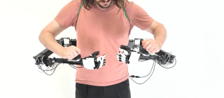braccia robotiche co-limbs