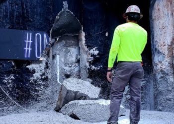 特斯拉 Cybertruck:这是一款未来派皮卡车