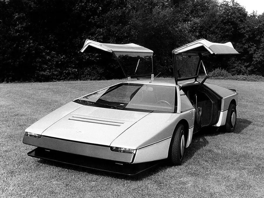 Concept car anni '80 - Aston Martin Bulldog