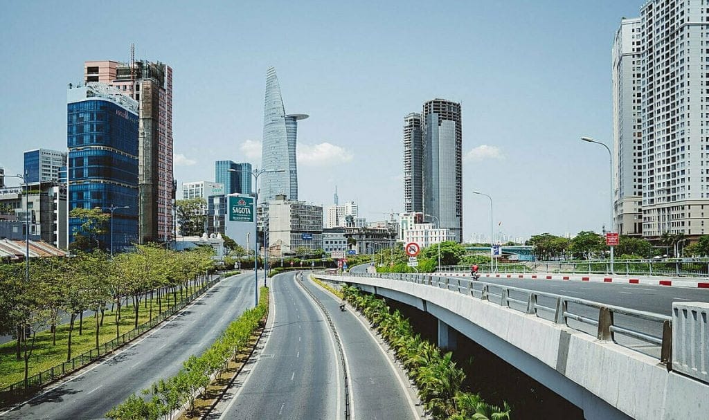 道路が空になる