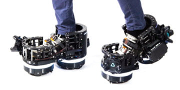 Ekto One di Ekto VR, stivali robotici che permettono di camminare in VR