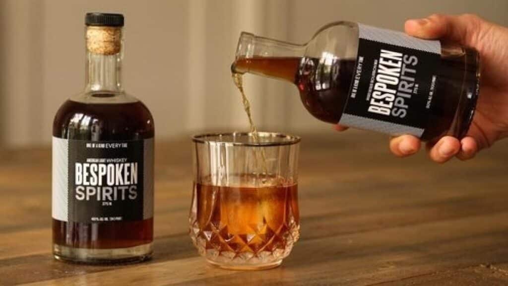 Licores a medida, whisky añejo instantáneo
