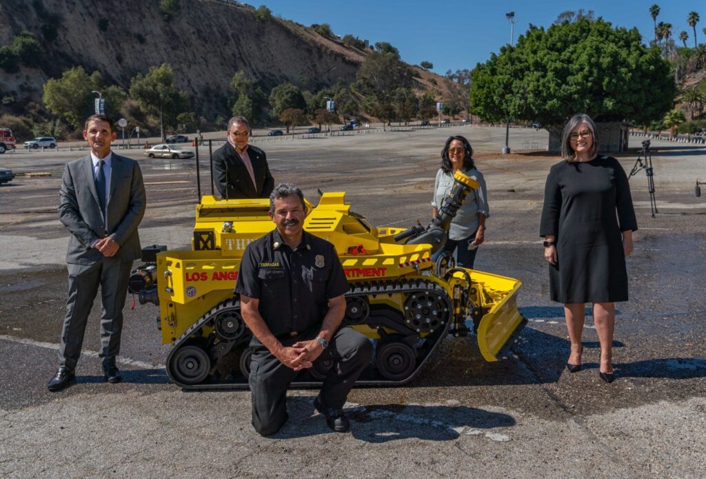 Thermite S3, bombeiro robô de combate a incêndios do Corpo de Bombeiros de Los Angeles