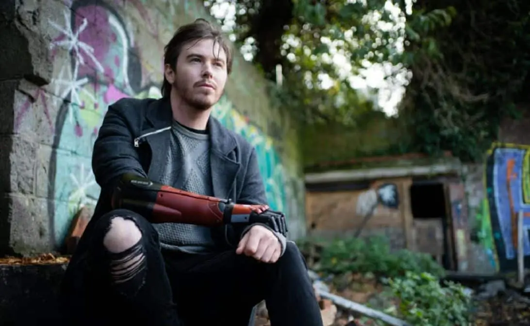 Metal Gear Solid Bionic Arm turns gamers into real Venom