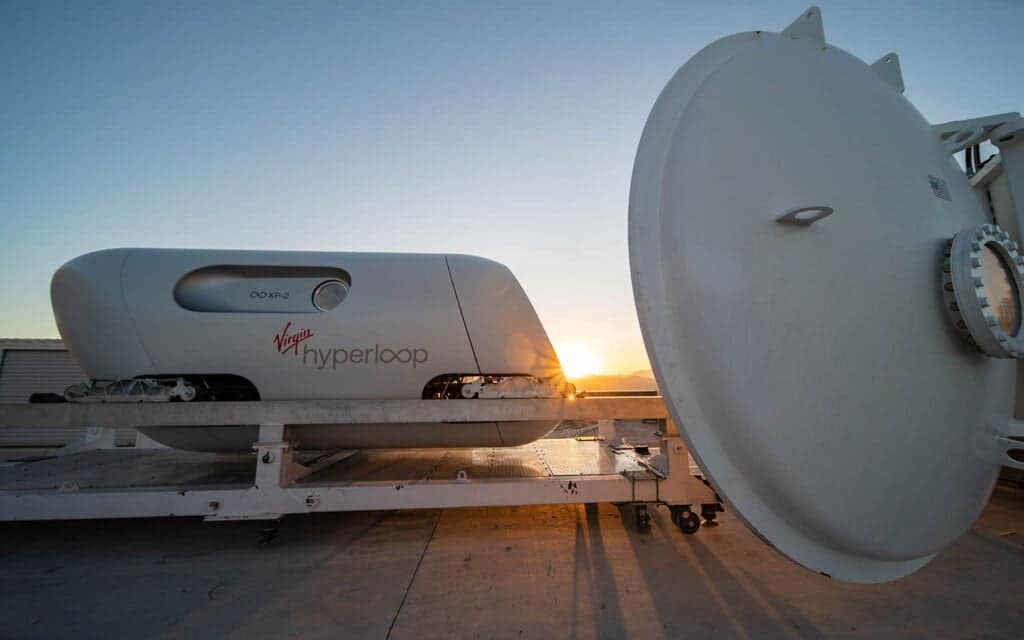 el interior de la cabina Hyperloop