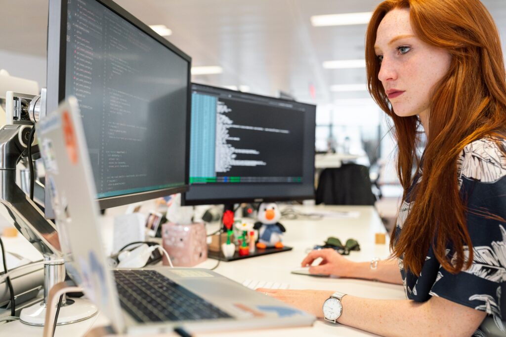 На 2021 год прогнозируется удаленная работа Girl Power