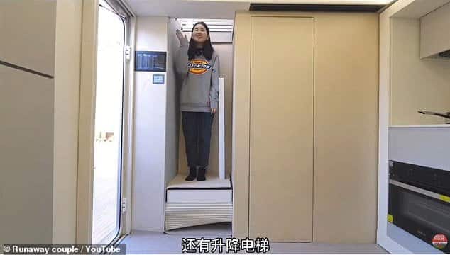 テラス付きキャンピングカー