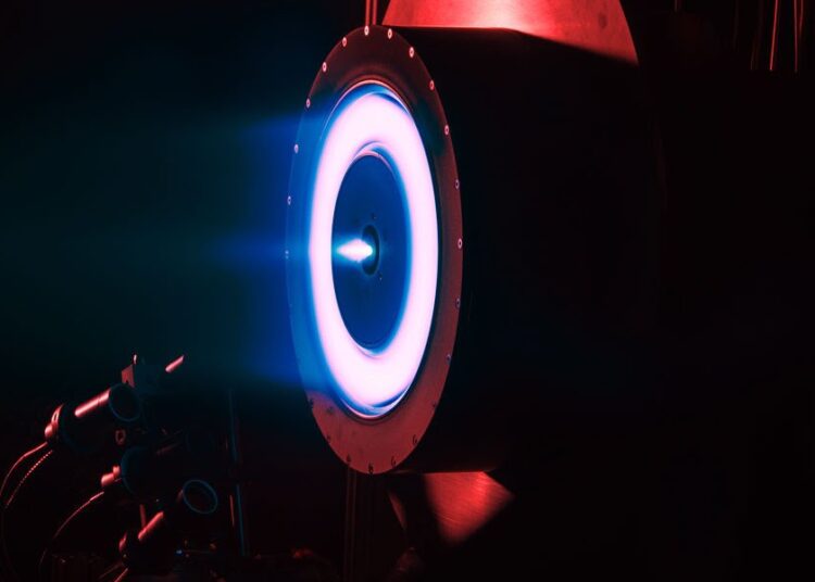 日本はNASAが月の近くに宇宙ステーションを建設するのを支援する