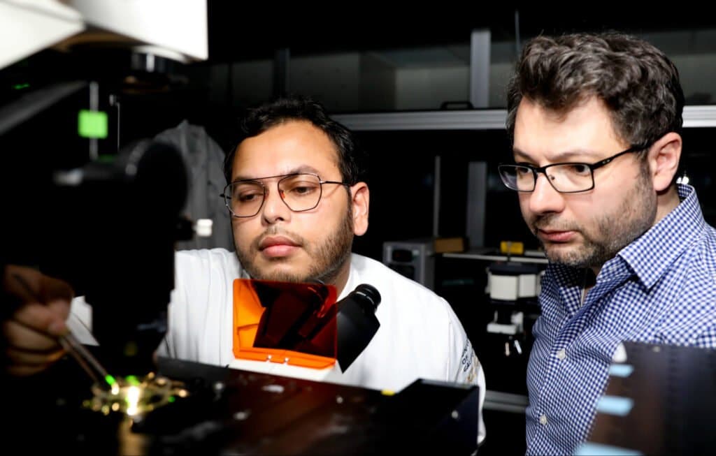 Swarms of nanosensors