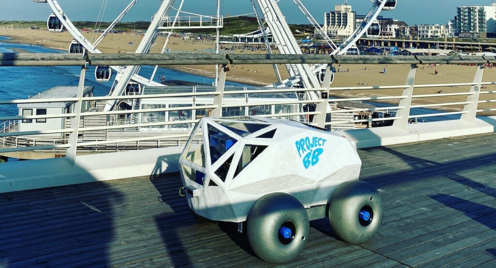 Imagen 6 de Beachbot con recorte a escala 1