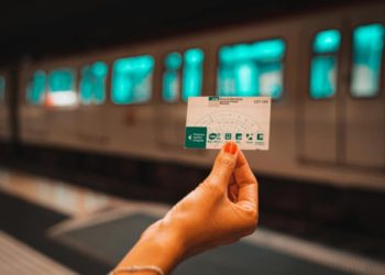 古い車の公共交通機関