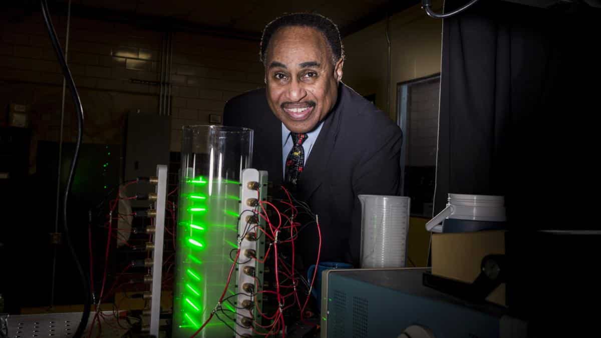 Theoretical physicist Ronald Mallett stands for a photograph with a ring laser in a laboratory at the University of Connecticut in Storrs, Connecticut, U.S., on Monday, March 23, 2015. Mallett says he kept his work on time travel secret for years partly because colleagues would conclude he was a crackpot unfit for tenure. Photographer: Scott Eisen/Bloomberg via Getty Images