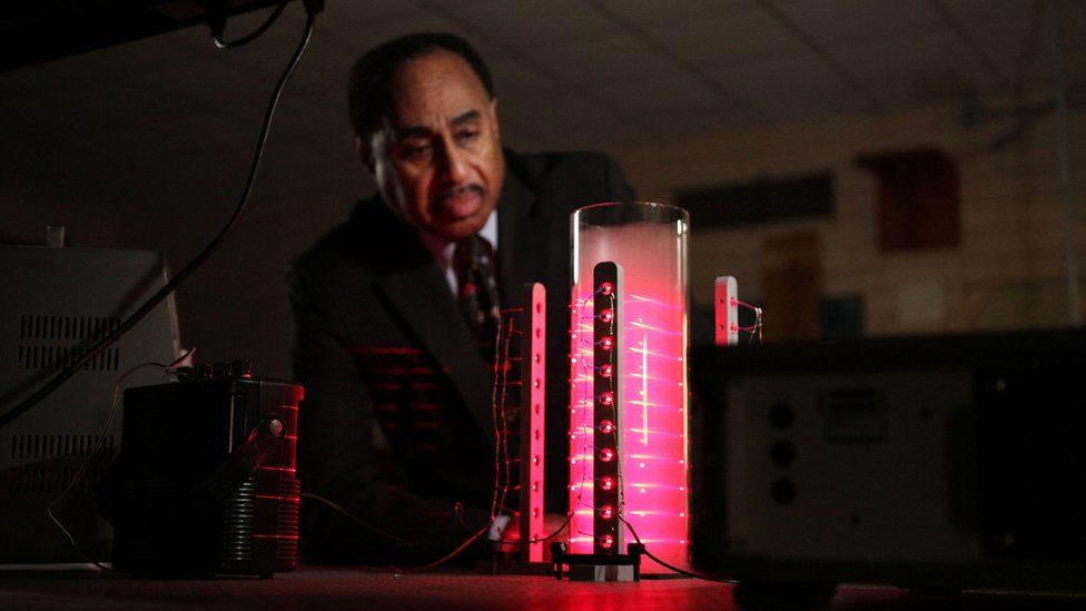 Ron Mallett insists the time machine? Works with rotating lasers