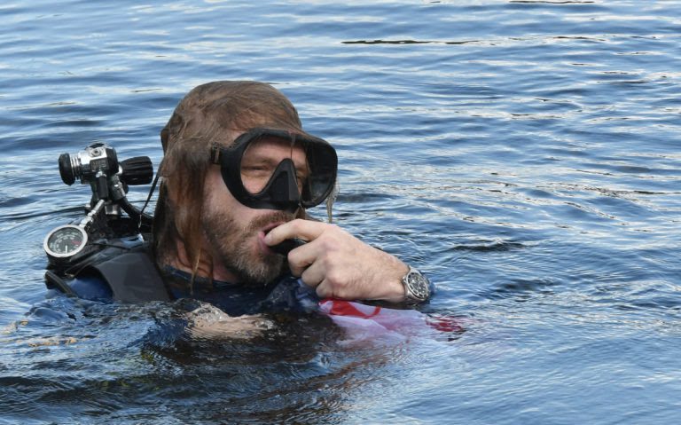 Infranto il record mondiale di immersione in profondità e in
