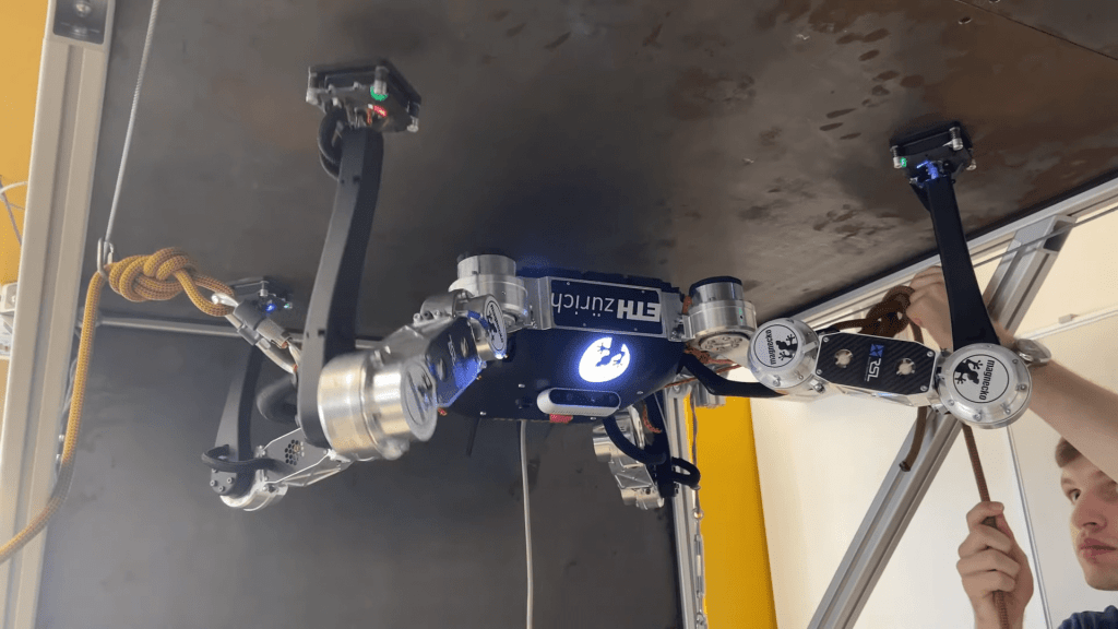 Magnecko настенный шагающий робот