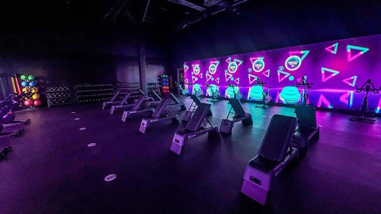 Revêtement sol salle de sport - Planet Fitness