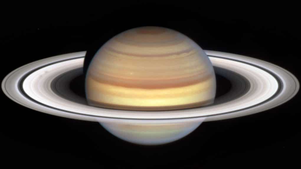 Saturn rings