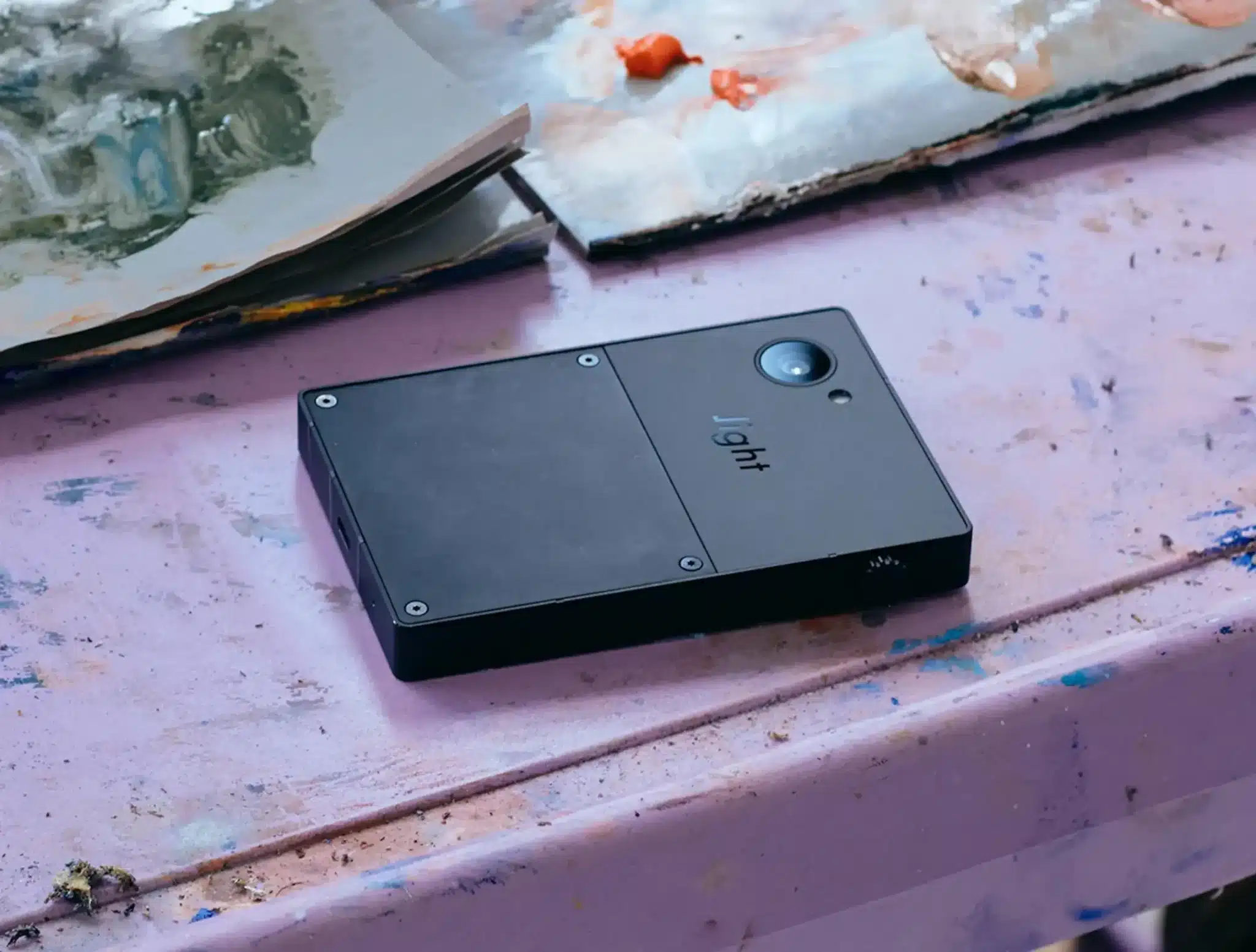 Light phone III, the anti smartphone: less technology, more real