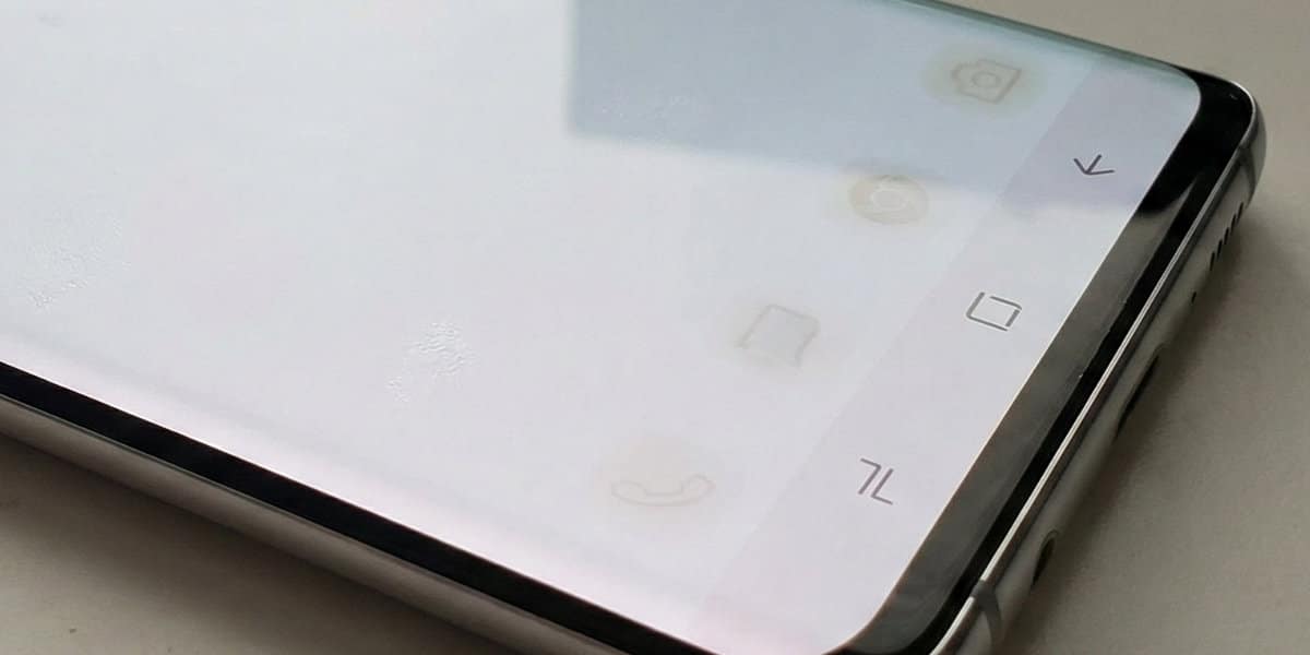 schermi OLED smartphone moderni display tecnologia