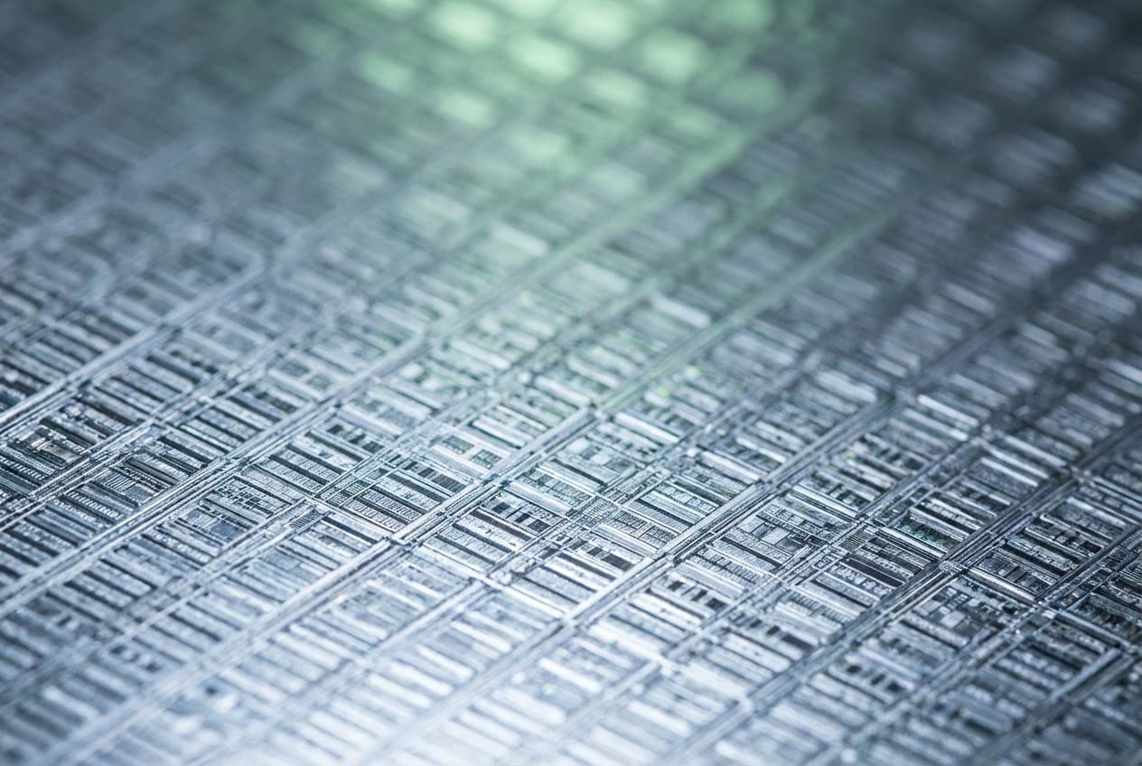 transistor chip silicio legge di Moore limite fisico nanometri close up