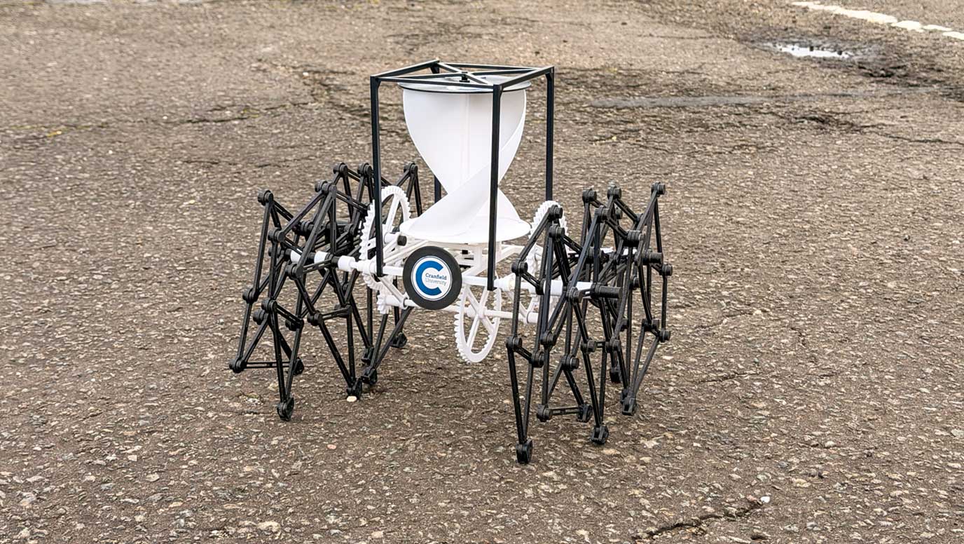 robot eolico stampato 3D struttura meccanica sabbia deserto