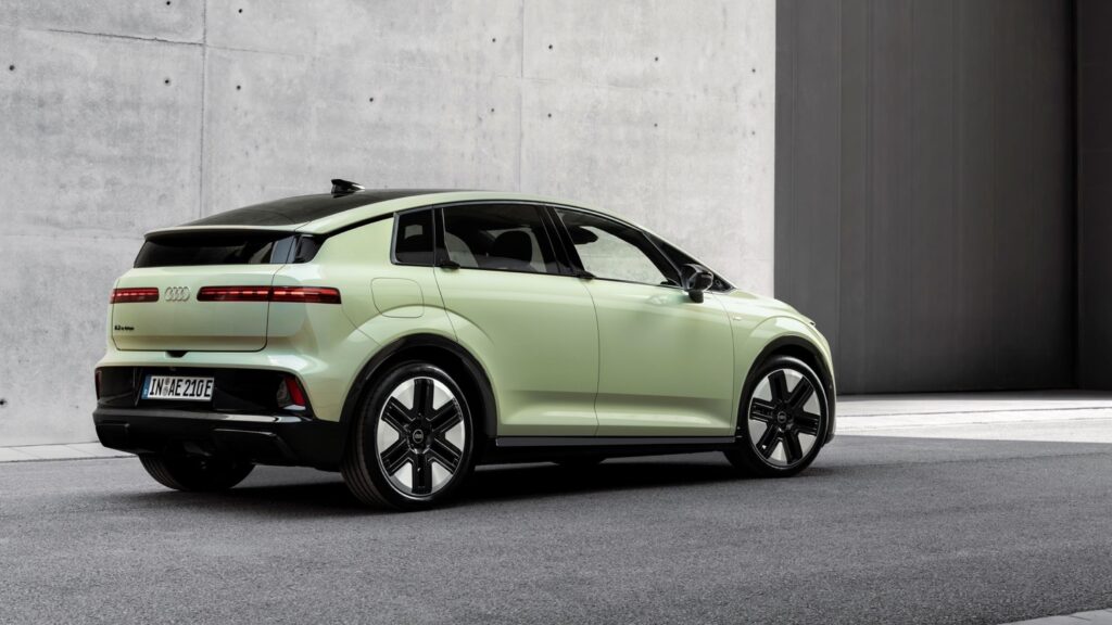lato B audi a2 e-tron
