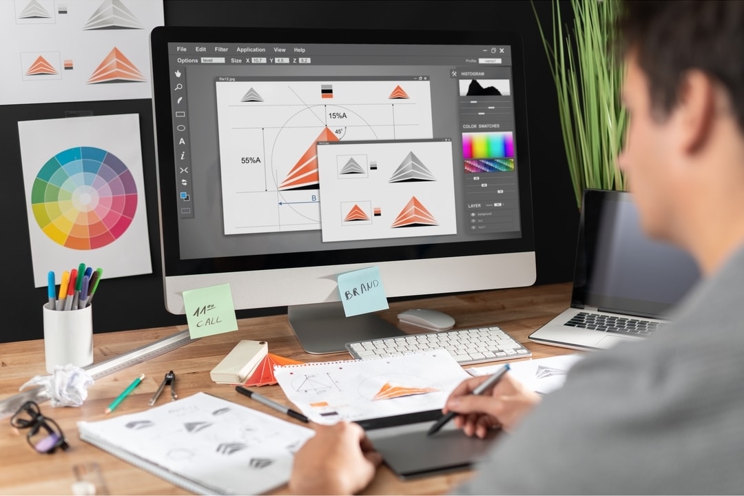 Il graphic design è tra i mestieri che spariscono: ma i conti della moda online dicono altro