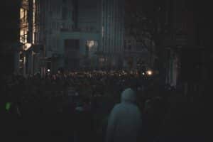 Blackout dei social, Parigi chiede a 4 operatori di tenersi pronti