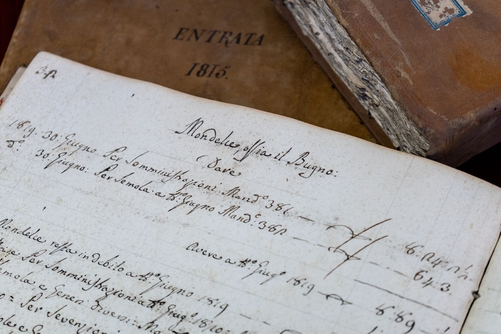 Documenti manoscritti dell'Ottocento su carta antica, immagine d'archivio per il manoscritto inedito di Schrödinger