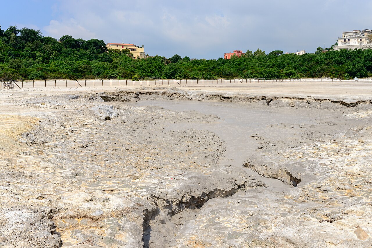 Campi Flegrei, a sollevare il suolo è il calore dei fluidi magmatici