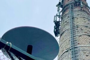 Kyiv denuncia lo stop di Starlink ai droni, e Musk indica Washington