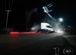 salto tesla roadster auto volante