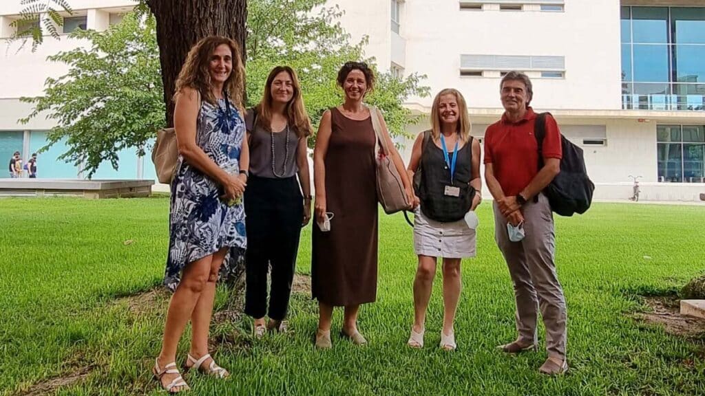 Un tessuto autodisinfettante elimina batteri, funghi e virus negli ospedali